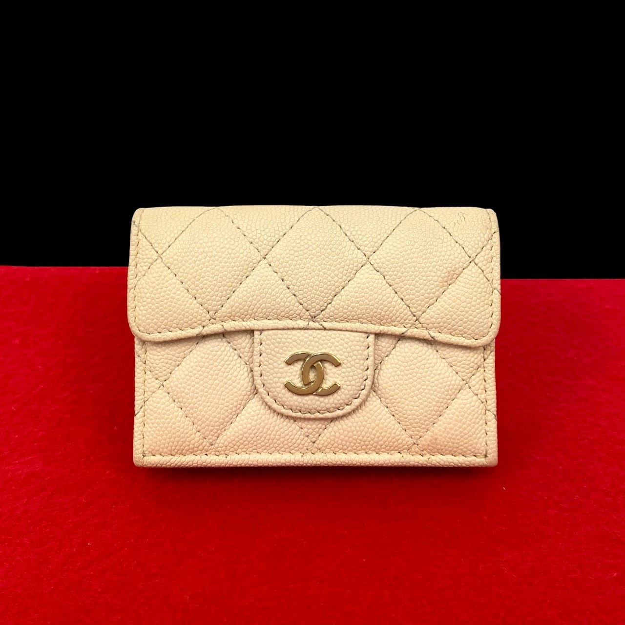 CHANEL シャネル マトラッセ ココマーク マットキャビアスキン 三つ折り財布 ベージュ
34266