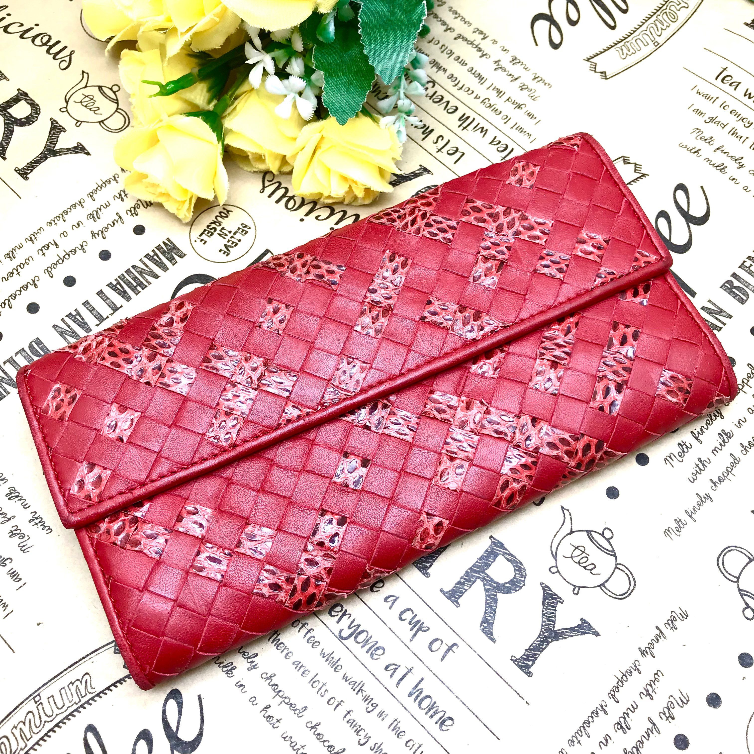 ボッテガヴェネタ イントレチャート 長財布 レッド  レザー S2234