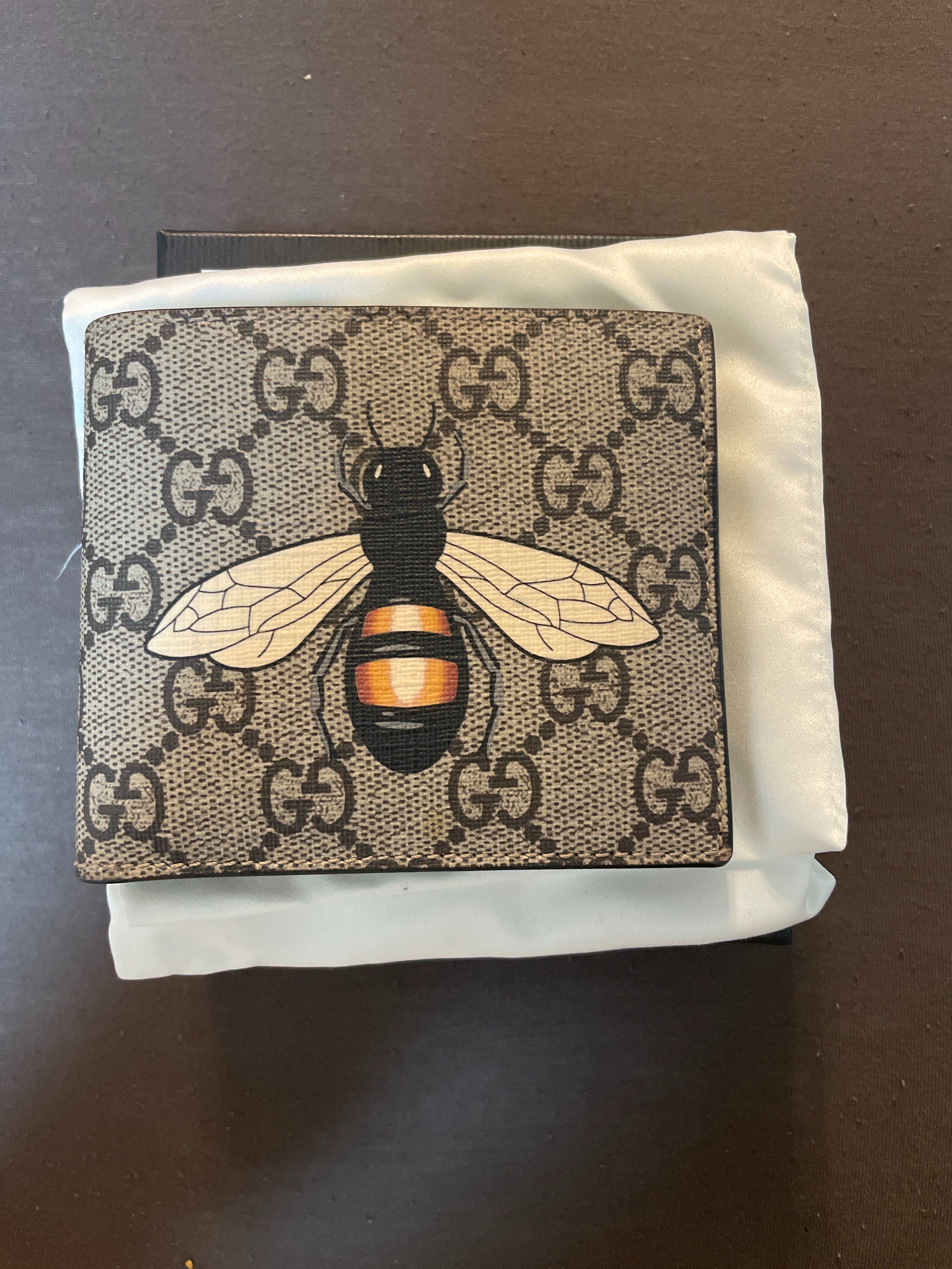 GUCCI Bee Print GG Supreme  Compact Wallet