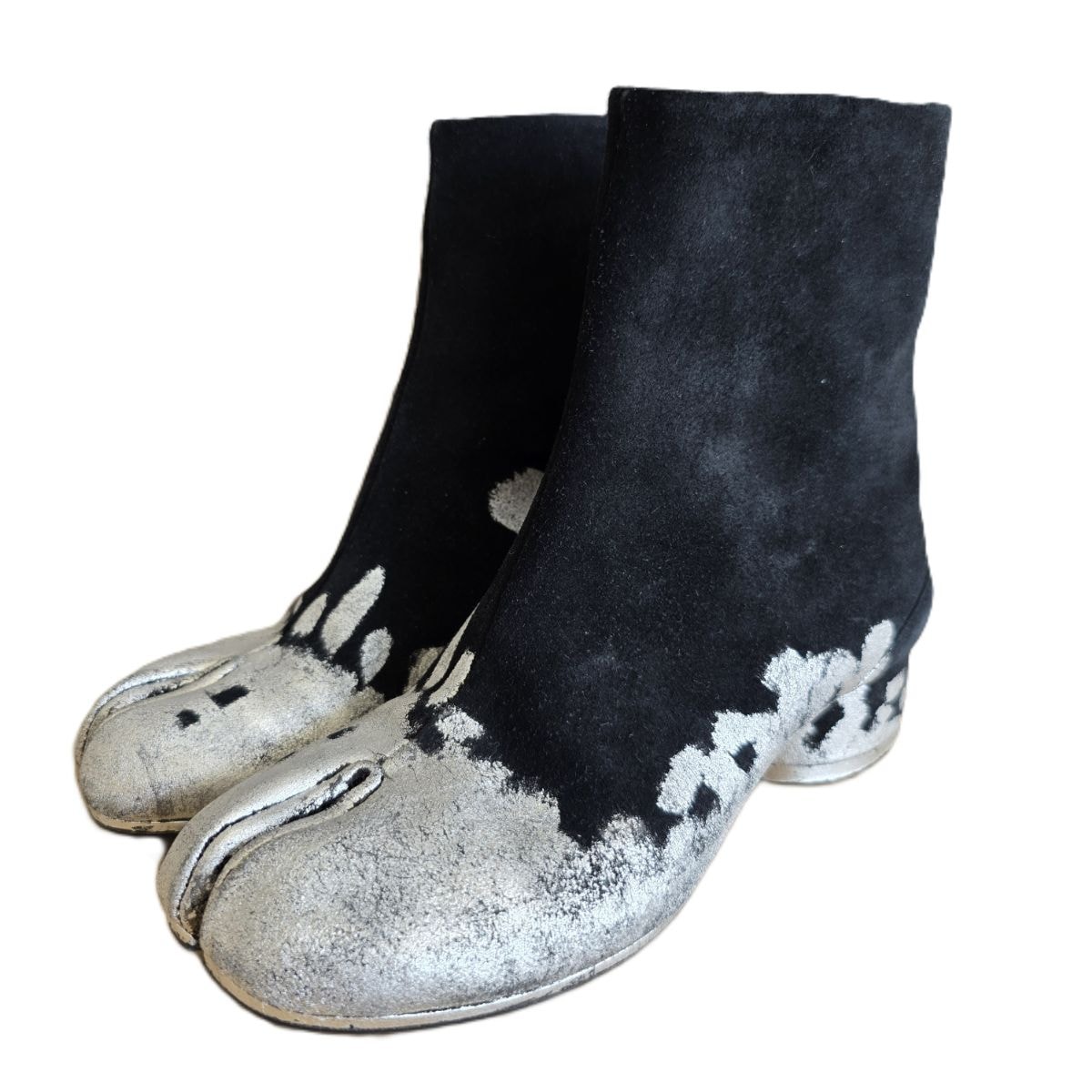 Maison Margiela メゾン マルジェラ Tabi タビブーツ シルバーペイント 3cmヒール アンクルブーツ 36 23cm ブーツ S58WU0273 スウェード ブラック シルバー レディース【中古】