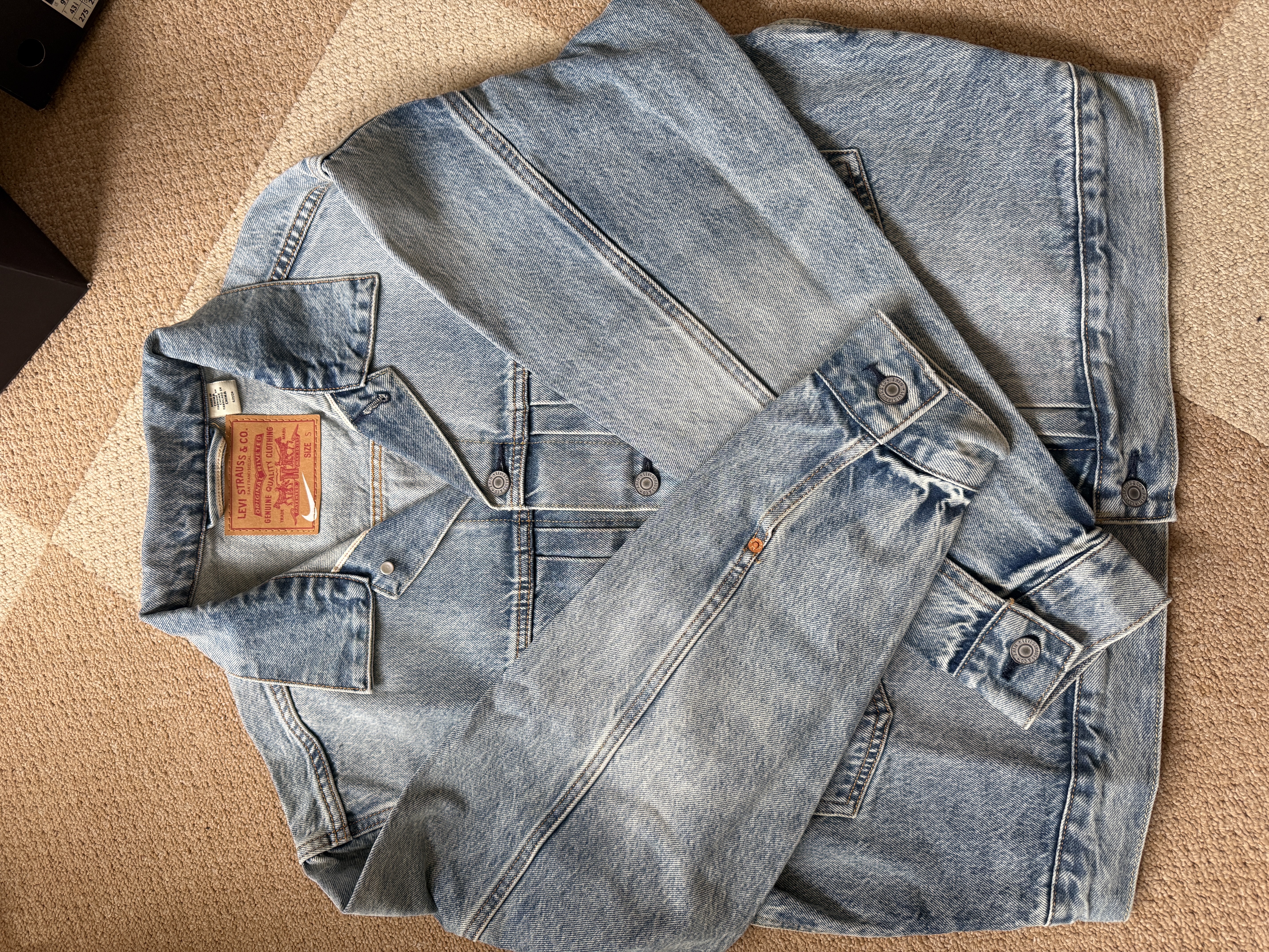 LEVI'S x Nike Denim Trucker Jacket "Light Indigo" 002TM-0000