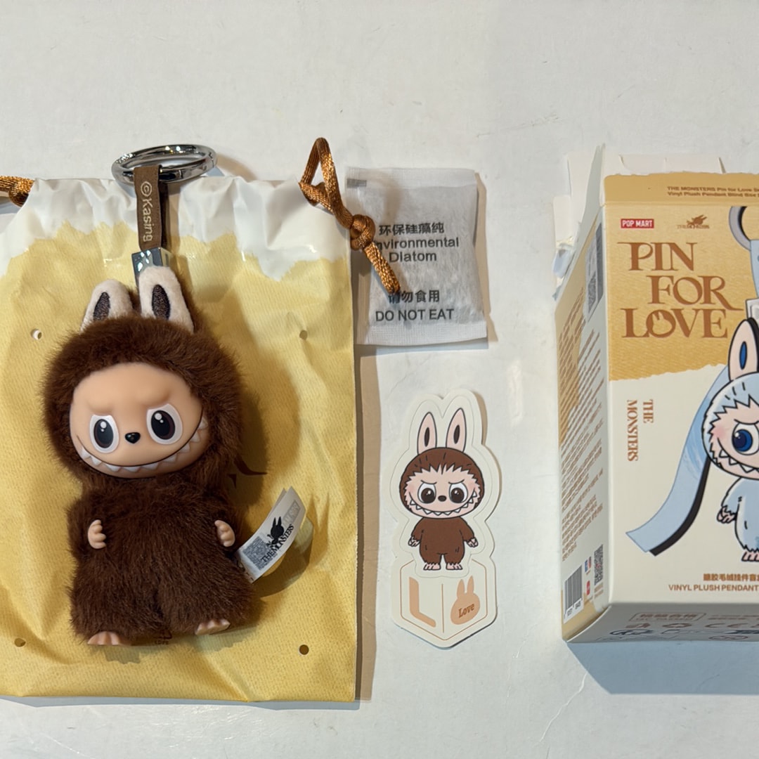POP MART THE MONSTERS (LABUBU) Pin for Love Series-Vinyl Plush Pendant (A-M) L