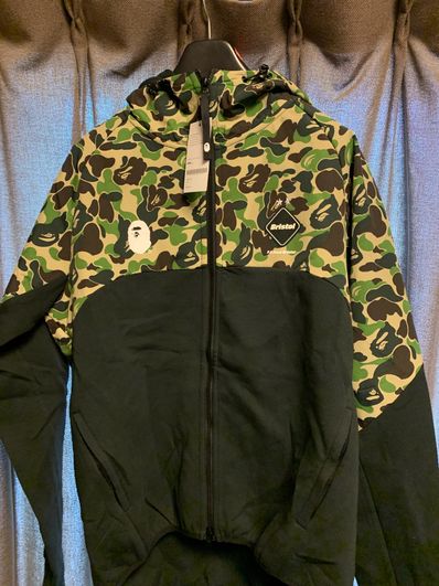 A BATHING APE GORE-TEX 1ST CAMO SNOWBOARD JACKET "Yellow"