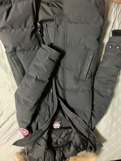 CANADA GOOSE Mackenzie Parka "Black"