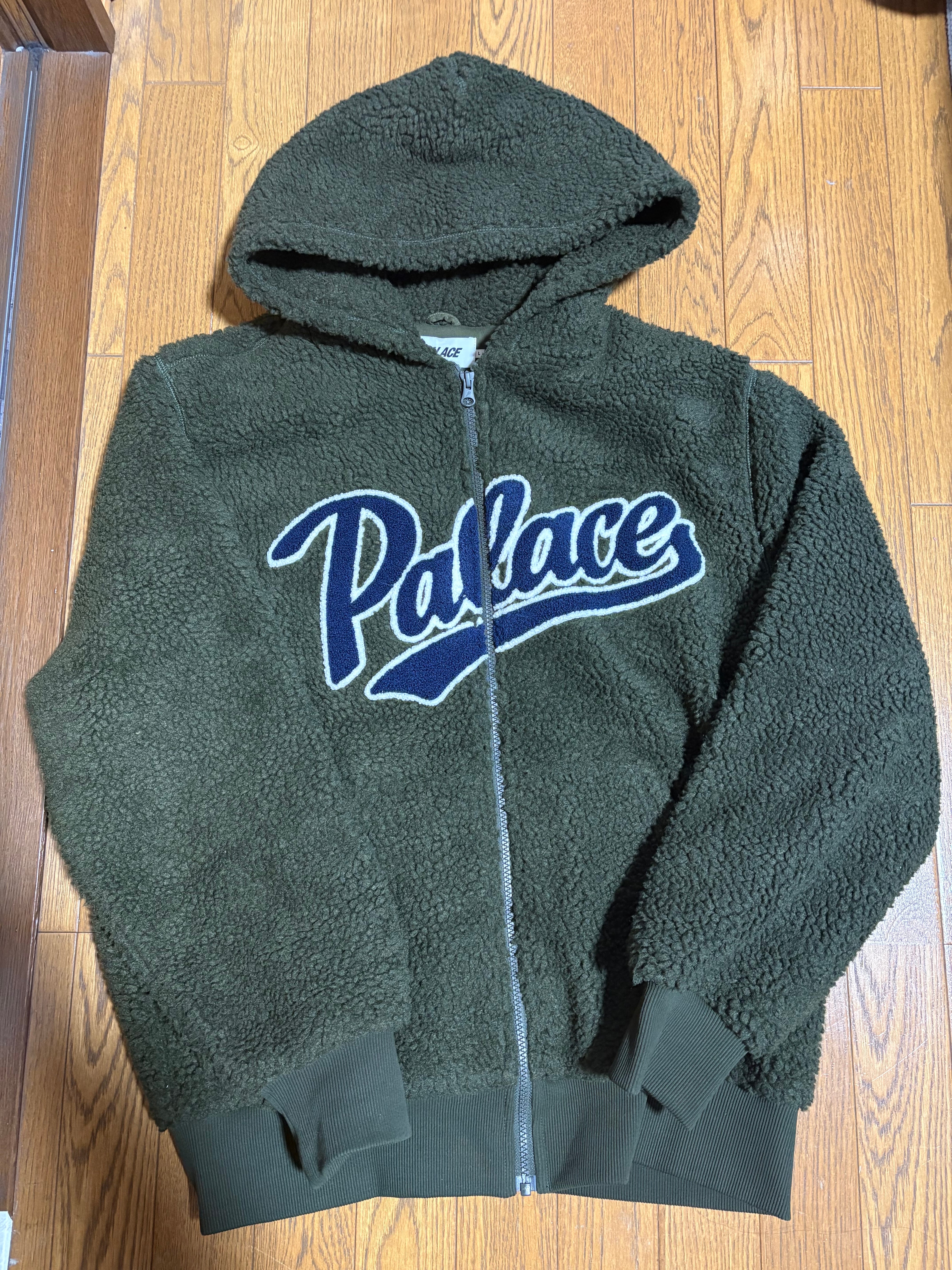 PALACE Script Hood "Huntsman"