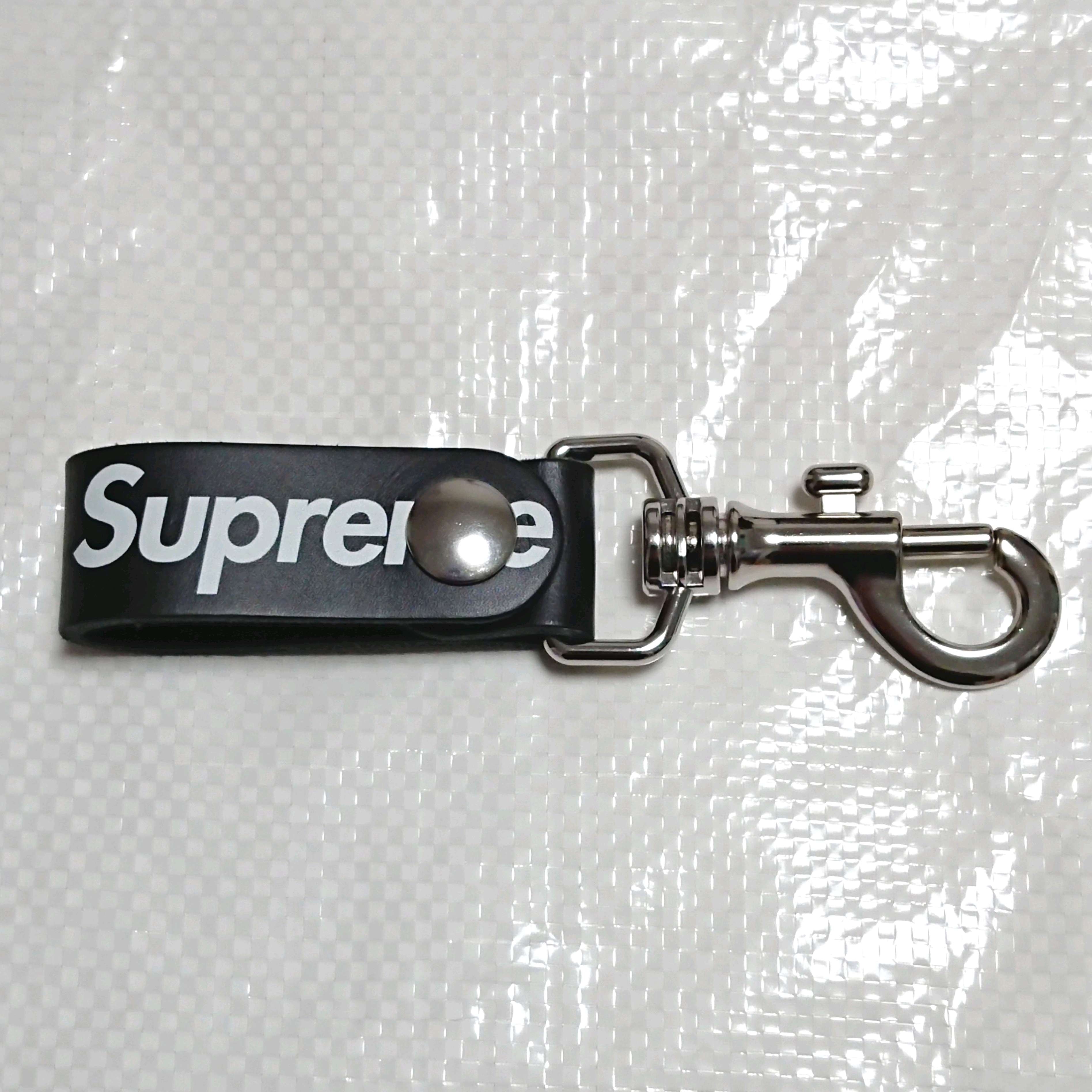 Supreme Leather Key Loop "Black"