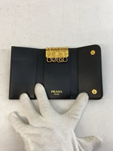 B (目立った傷や汚れなし)】PRADA FREEの中古ハイブランド品通販｜スニダン