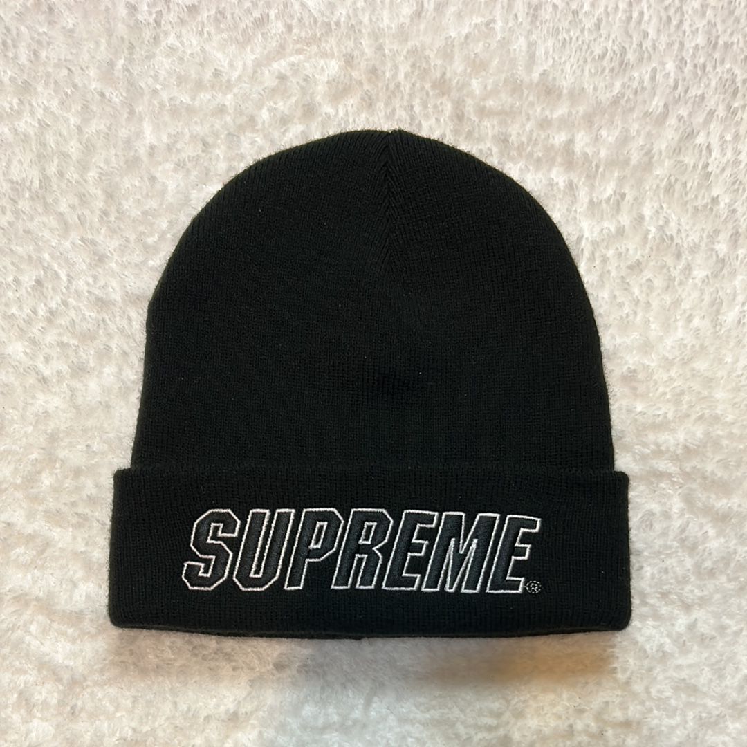 Supreme Slant Beanie "Black"
