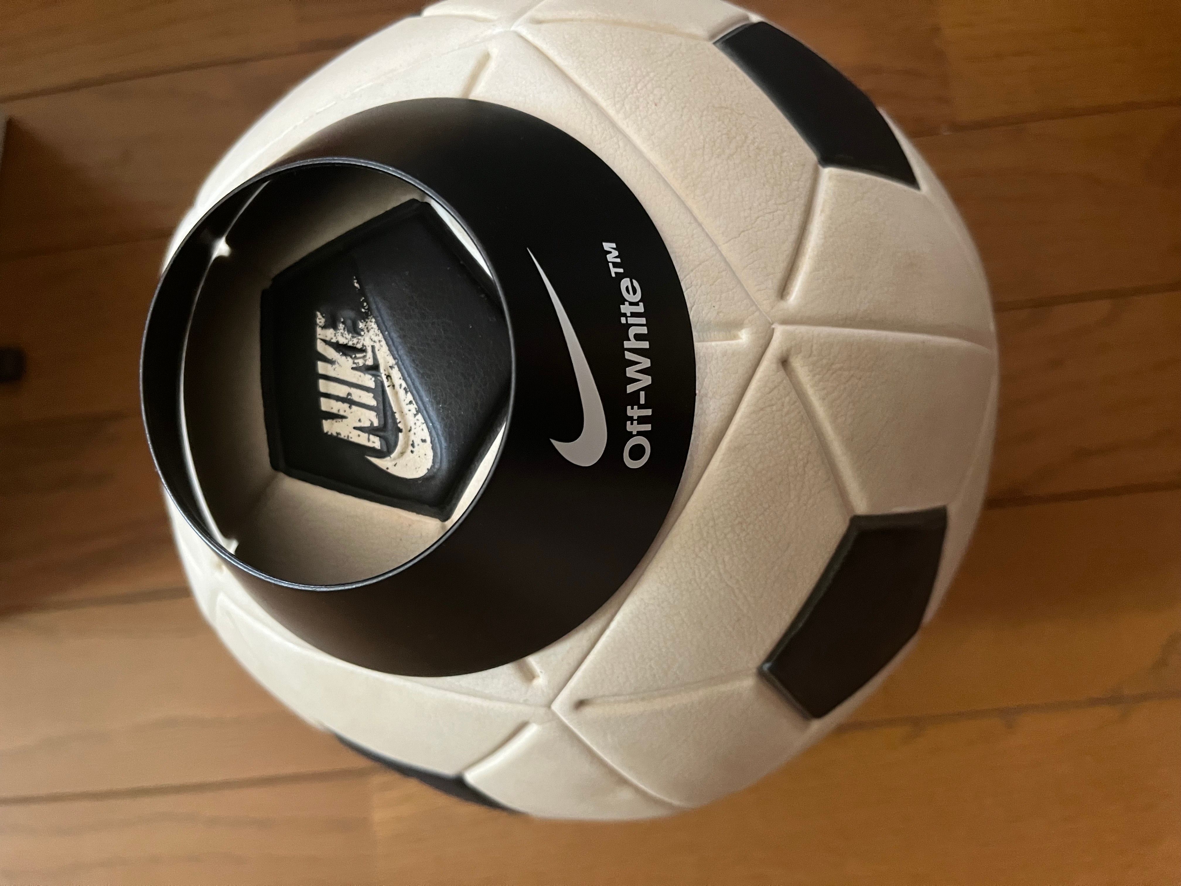 NIKE OFF WHITE サッカーボール