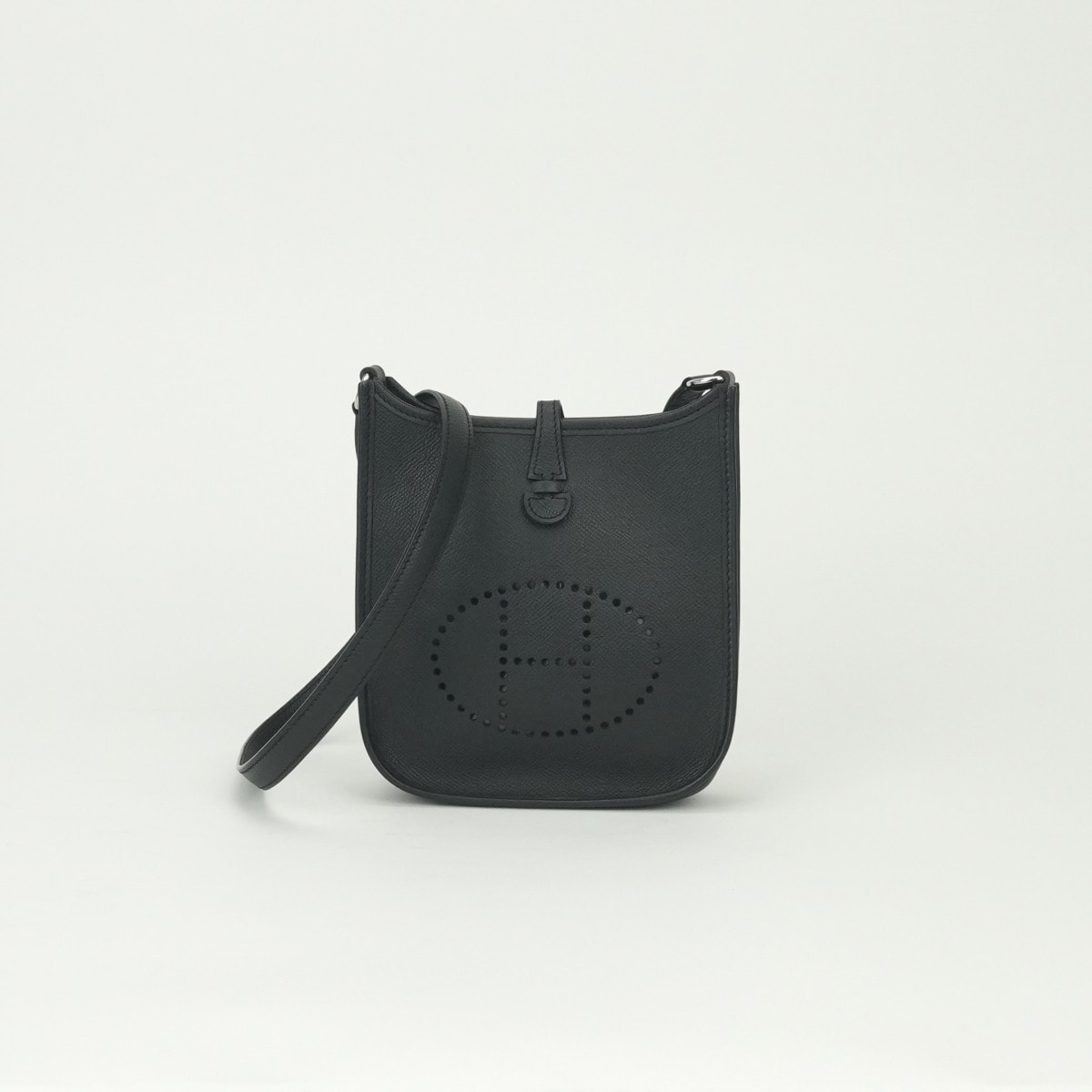 エルメス HERMES エブリンTPM エブリン TPM エヴリンTPM エヴリン TPM バッグ ショルダーバッグ エプソン ノワール Noir ブラック Black 黒 シルバー金具 ヴォーエプソン