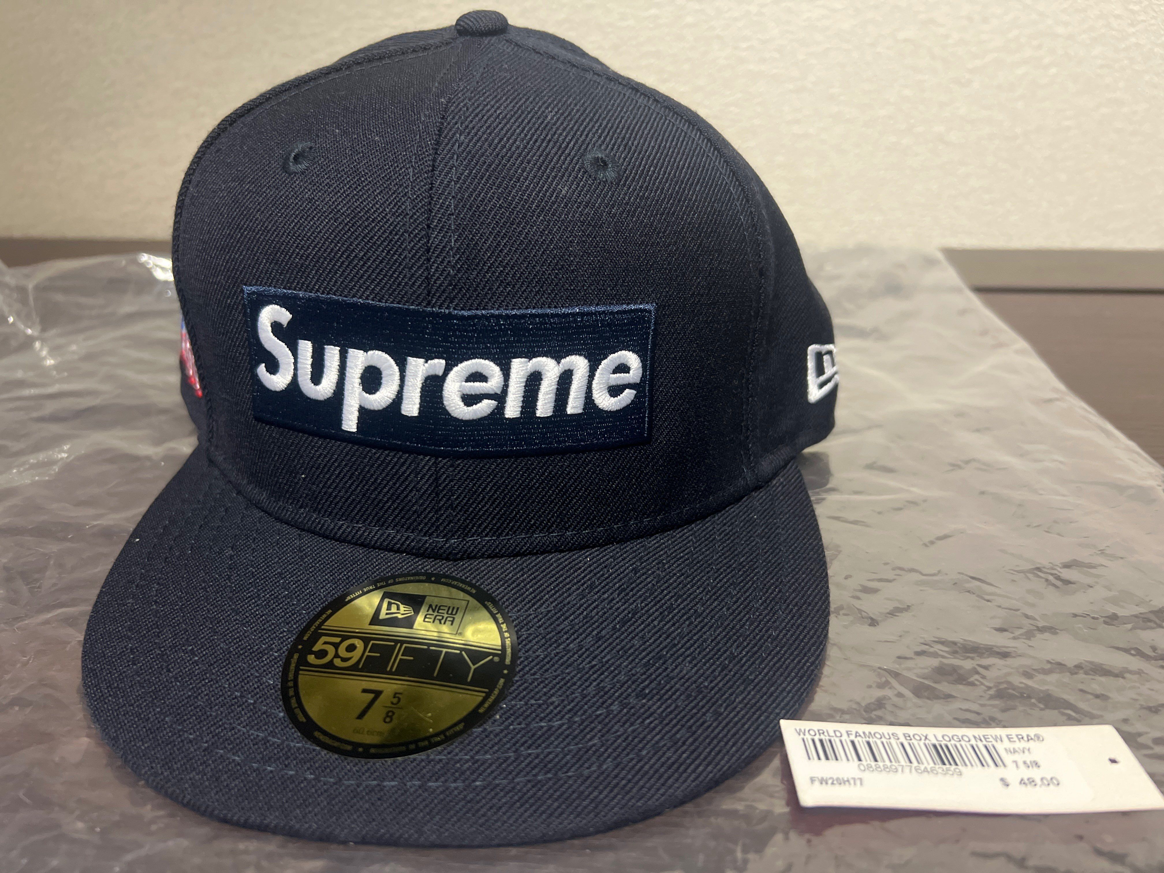 Supreme World Famous Box Logo New Era® "Navy"
