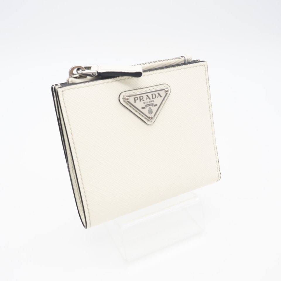美品 PRADA プラダ サフィアーノ トライアングル 財布 2ML049 二つ折り財布 ホワイト サフィアーノ レディース