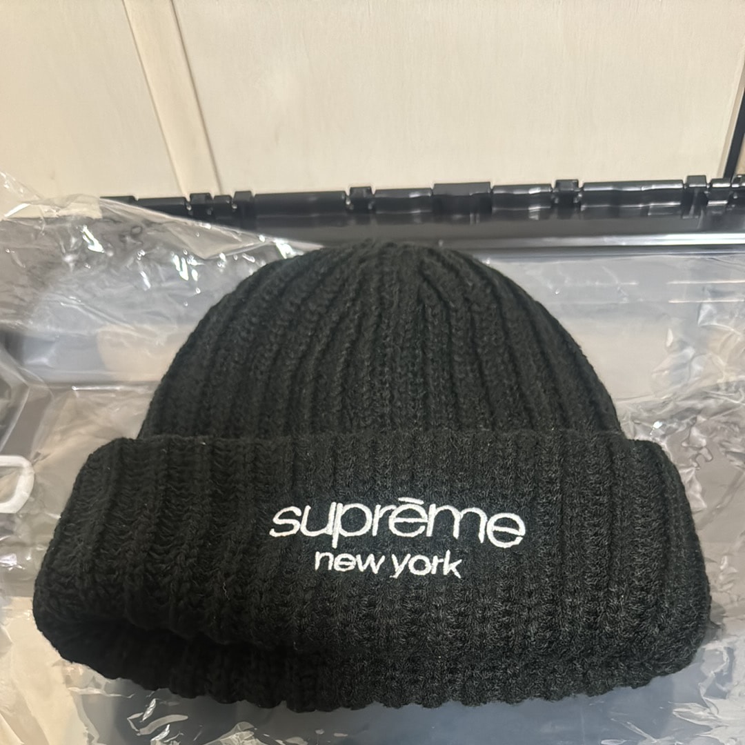 Supreme Classic Logo Chunky Ribbed Beanie "Black" (24FW)