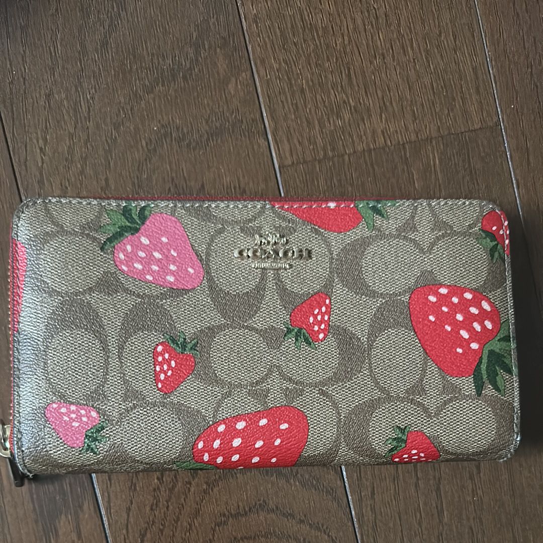 COACH Zip Around Wallet / Long Wallet Strawberry Print