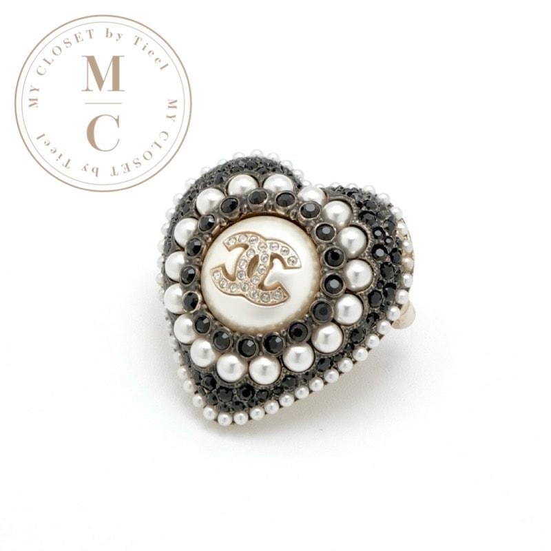 シャネル CHANEL ブローチ コサージュ ゴールド ブラック ホワイト ココマーク パール ラインストーン ハート