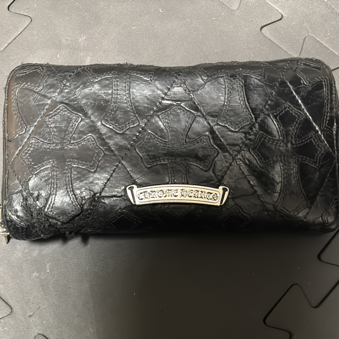 クロムハーツ レクタンギュラー フルジップ セメタリークロス キルティングレザー ウォレット "ブラック"