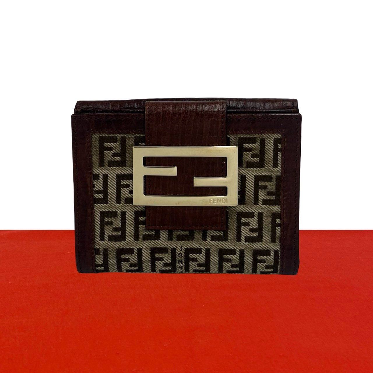 FENDI フェンディ ズッキーノ FF 柄 レザー キャンバス 二つ折り財布 ベージュ
 40516