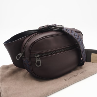 美品 BOTTEGAVENETA ボッテガヴェネタ イントレチャート レザー ボディバッグ - ボディバッグ ボルドー パープル カーフレザー メンズ