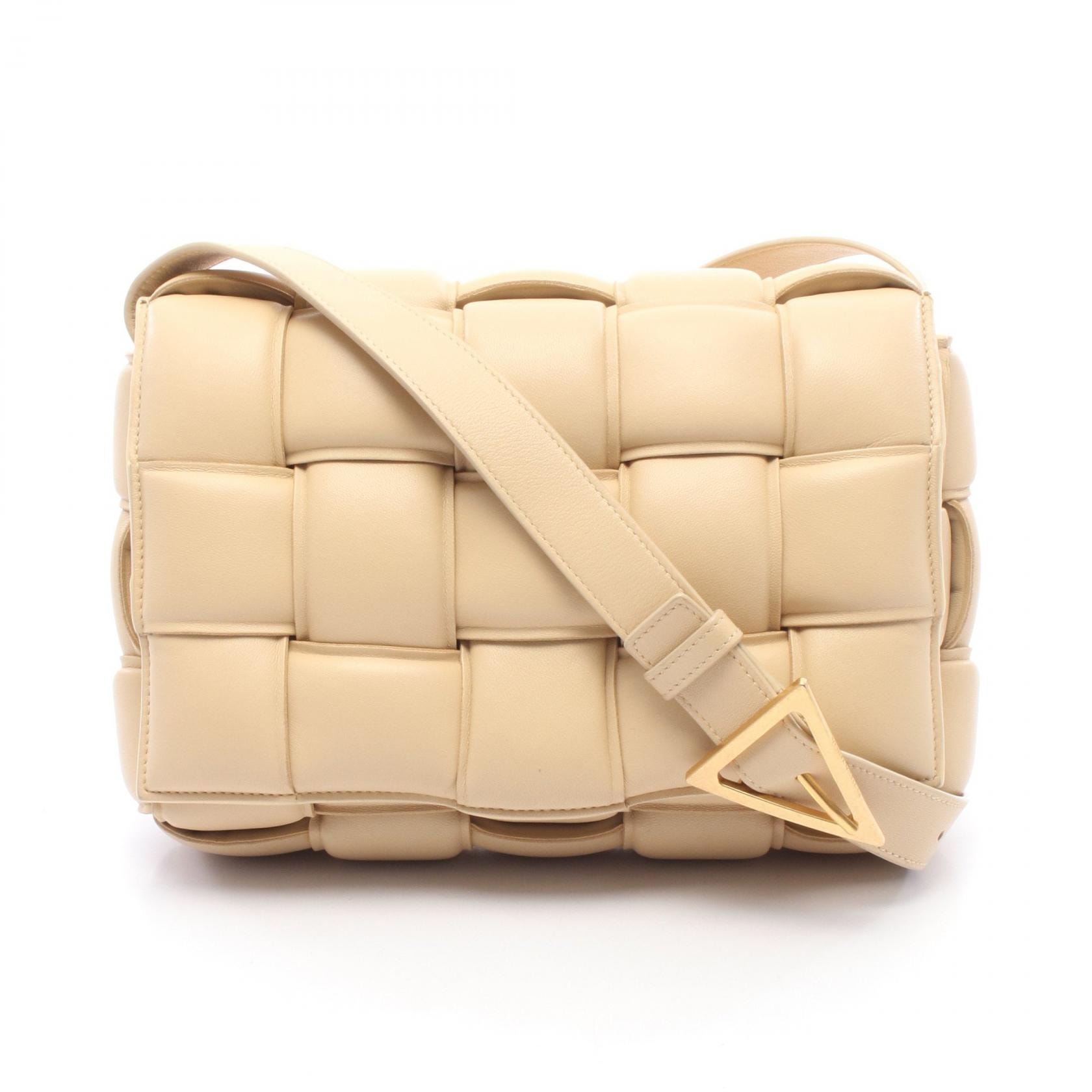 ボッテガヴェネタ BOTTEGA VENETA パデット カセット イントレチャート ショルダーバッグ バッグ レザー レディース ベージュ系 591970 【中古】