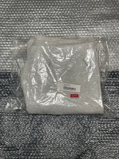 Supreme Small Box Sweatshort "Ash Grey"