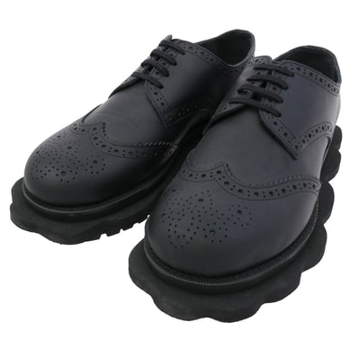 tao COMME des GARCONS タオ コムデギャルソン スニーカー 25SS TO-K103 スカラップソール ステアスムース ウィングチップ シューズ ブラック系 シルバー系 24cm【中古】