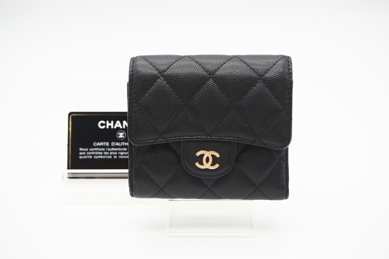 美品 CHANEL シャネル マトラッセ キャビアスキン コンパクトウォレット ゴールド金具 AP4383 三つ折り財布 ブラック キャビアスキン レディース