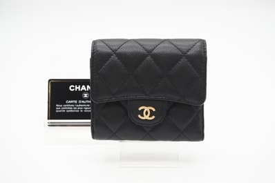 美品 CHANEL シャネル マトラッセ キャビアスキン コンパクトウォレット ゴールド金具 AP4383 三つ折り財布 ブラック キャビアスキン レディース