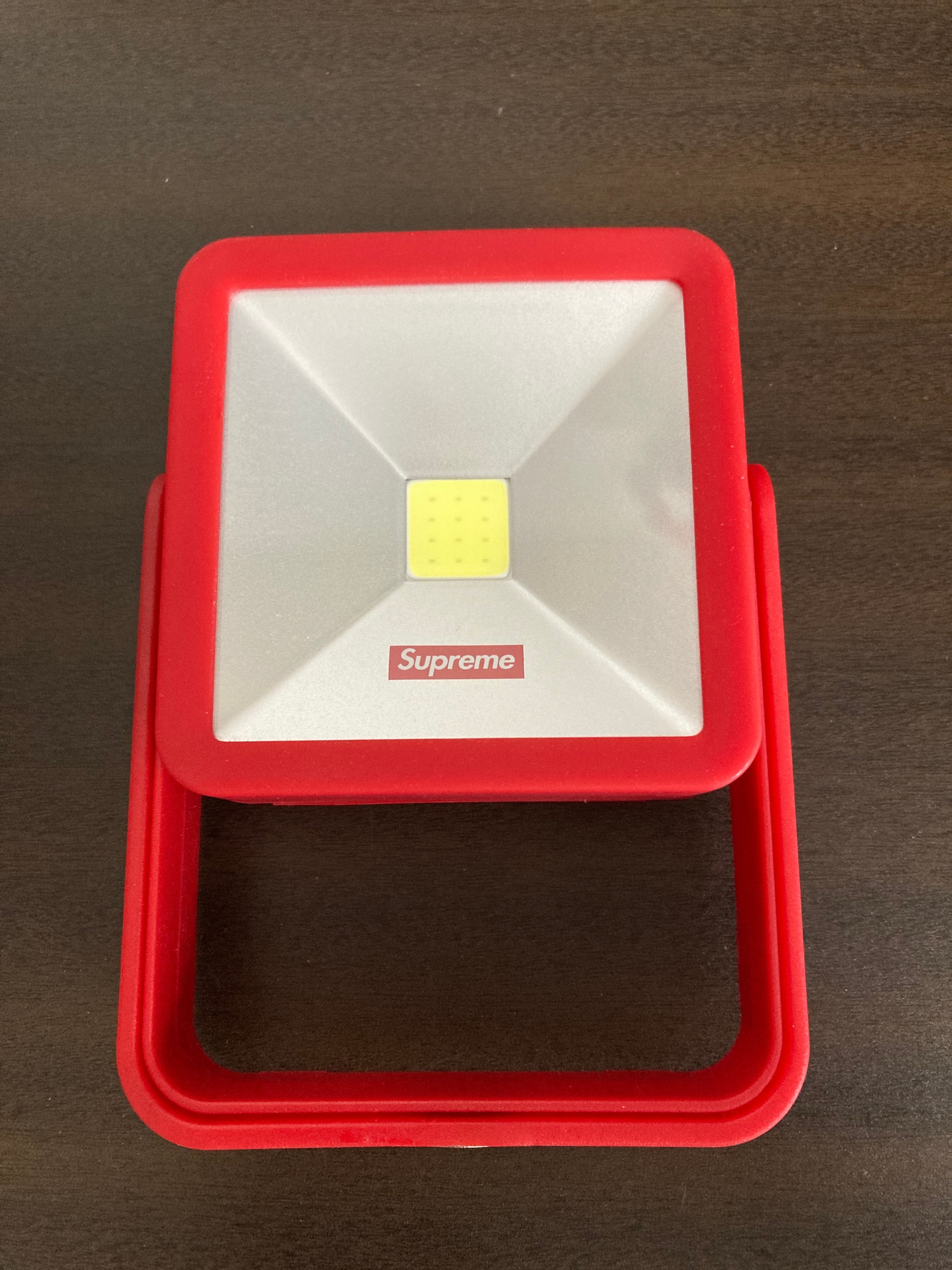 Supreme Magnetic Kickstand Light Supreme Magnetic Kickstand Light