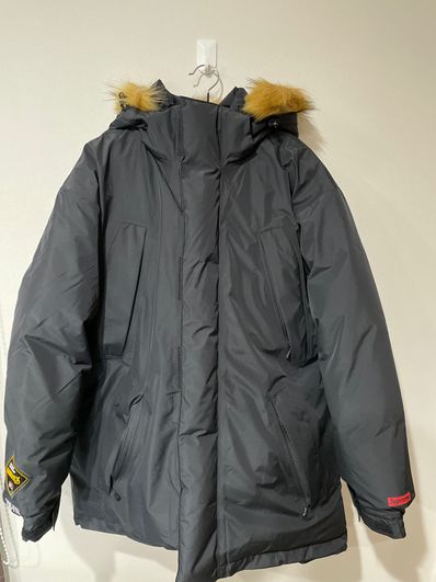 Supreme GORE-TEX 700-Fill Down Parka "Black"