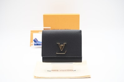 美品 LOUIS VUITTON ルイ・ヴィトン トリヨン カプシーヌ タイニーウォレット M12149 二つ折り財布 ブラック トリヨンレザー レディース