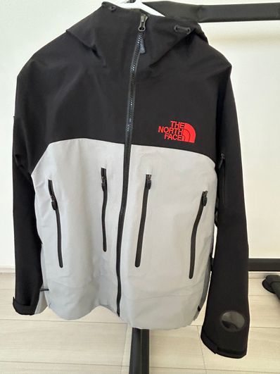 Supreme x The North Face Taped Seam Shell Jacket "Grey"
