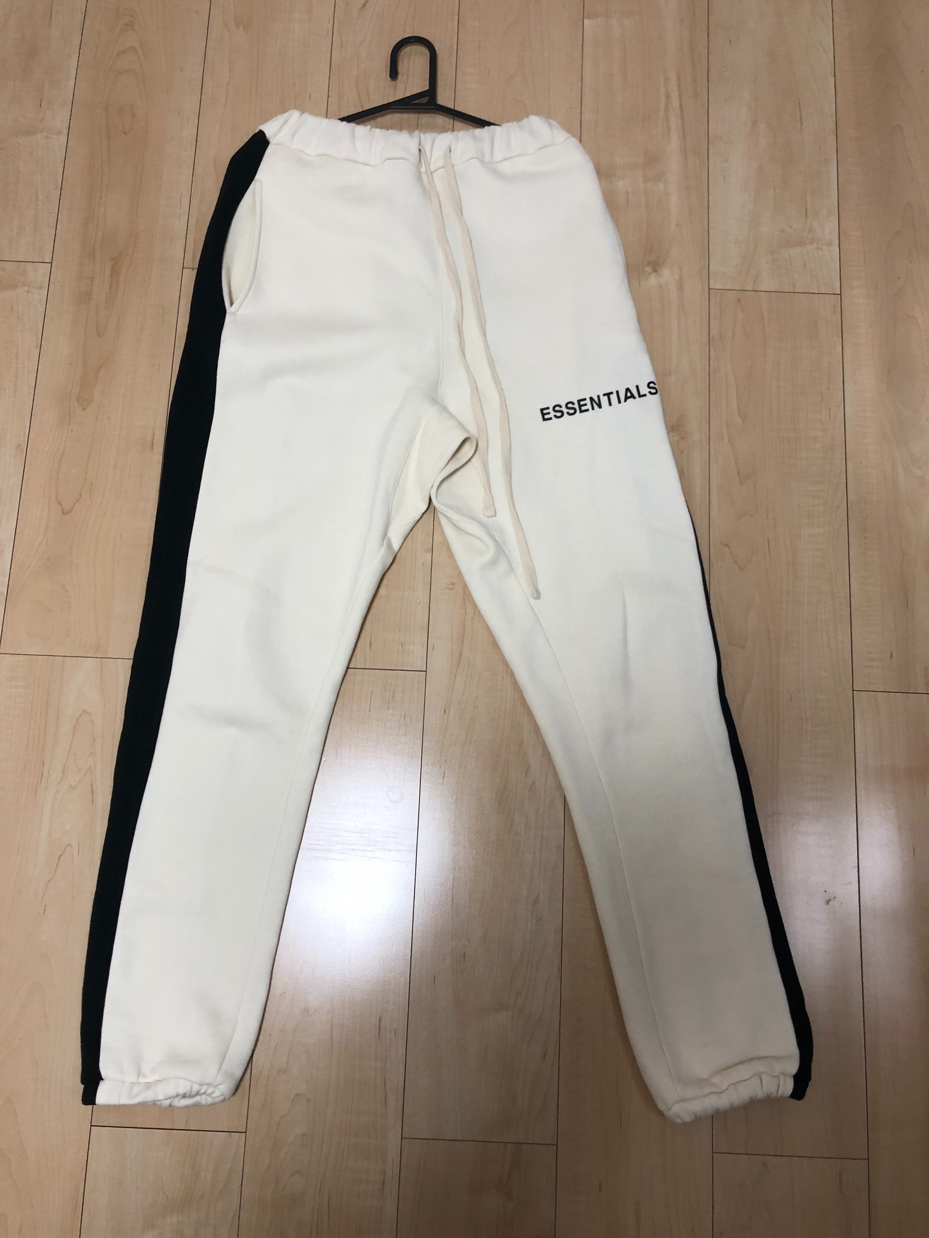 FEAR OF GOD Essentials Side Stripe Sweatpants "Cream"