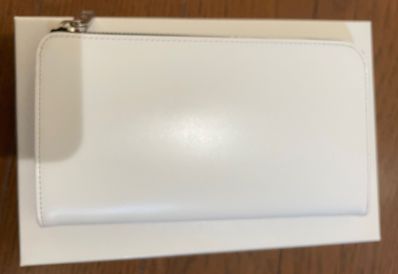 カーフスキンジップアラウンドウォレット