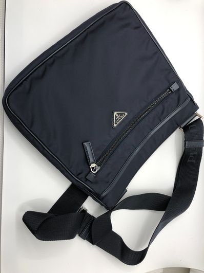 プラダ 斜め掛けショルダー ネイビー