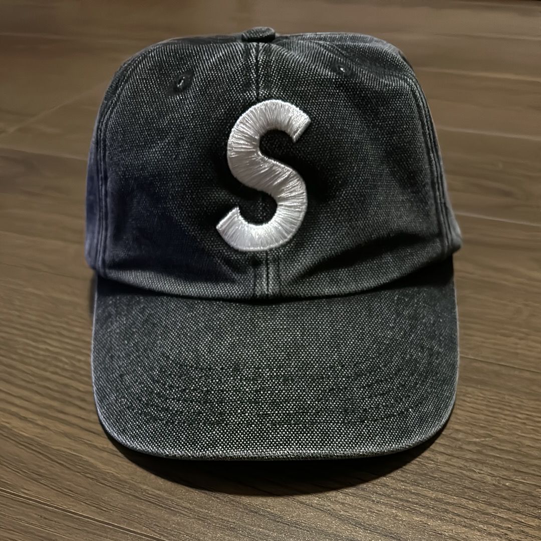 Supreme Pigment S Logo 6-Panel "Black"