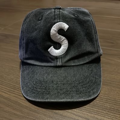 Supreme Pigment S Logo 6-Panel "Black"