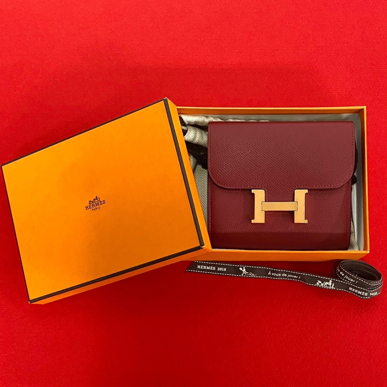 HERMES エルメス コンスタンス コンパクト レザー 二つ折り財布 レッド
 80153