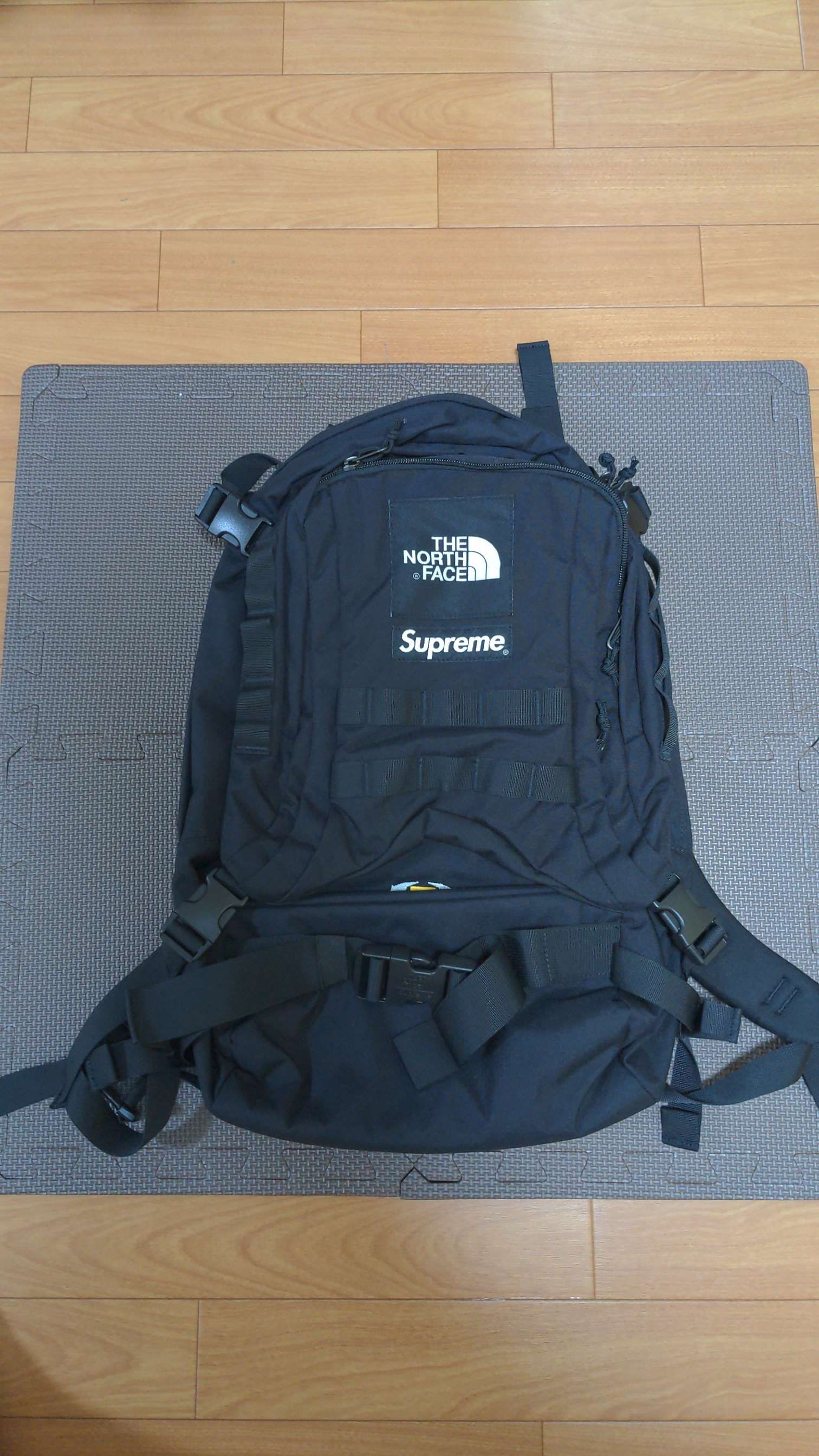 Supreme x The North Face RTG Backpack. 35L "Black"