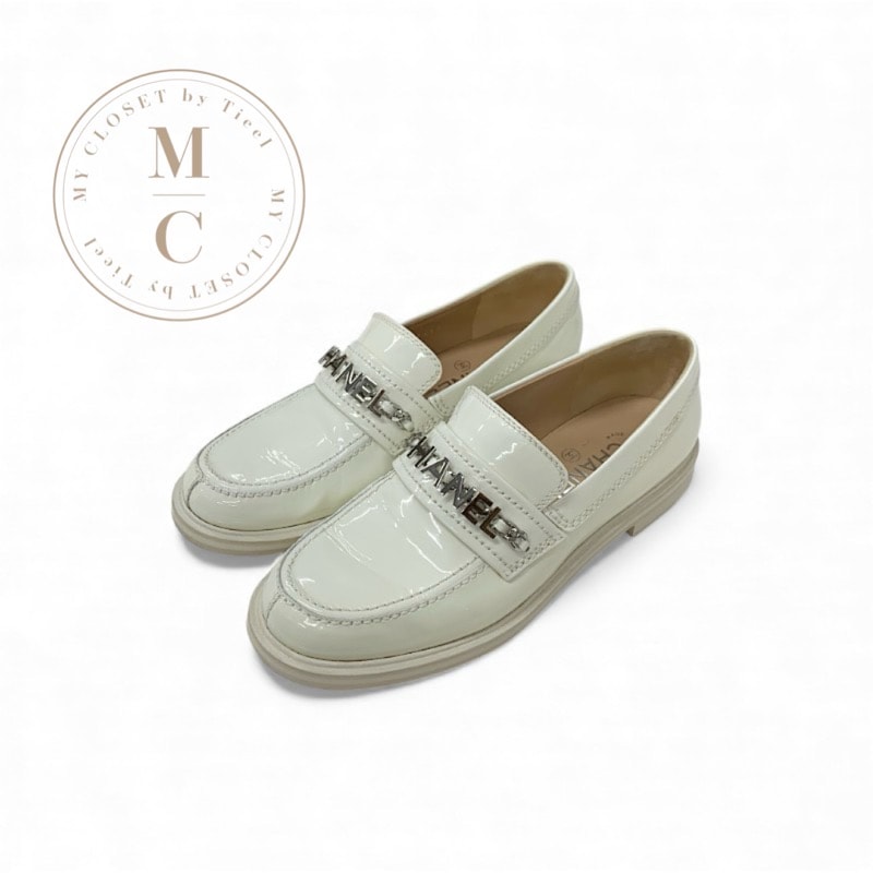 シャネル CHANEL ローファー 革靴 靴 シューズ パテント ホワイト 白 シルバー ロゴ ココマーク チェーン