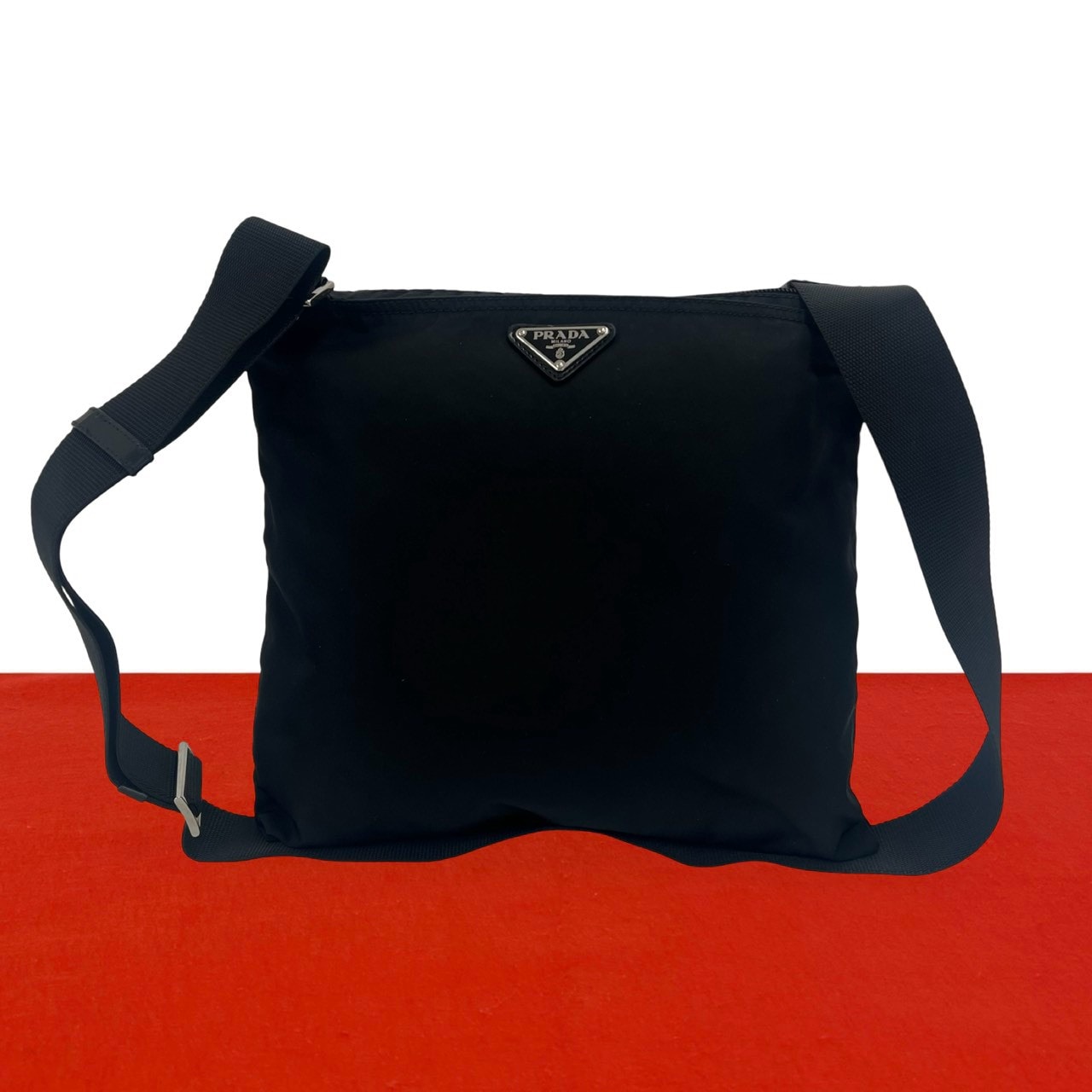 PRADA プラダ 三角ロゴ 金具 ナイロン ショルダーバッグ ブラック
 91364