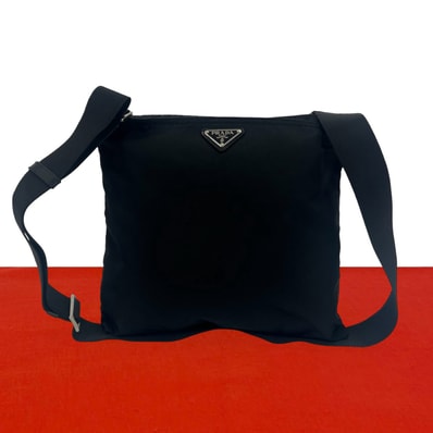 PRADA プラダ 三角ロゴ 金具 ナイロン ショルダーバッグ ブラック
91364