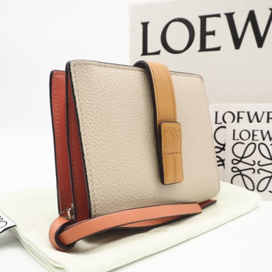 LOEWE ロエベ ソフトグレインカーフソフトグレインカーフ コンパクト ジップウォレット ライトオーツ ハニー C660Z41X02 二つ折り財布 ベージュ ピンク グレインカーフレザー レディース