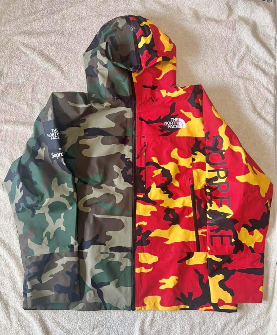 Supreme x The North Face Split Taped Seam Shell Jacket "Camo"