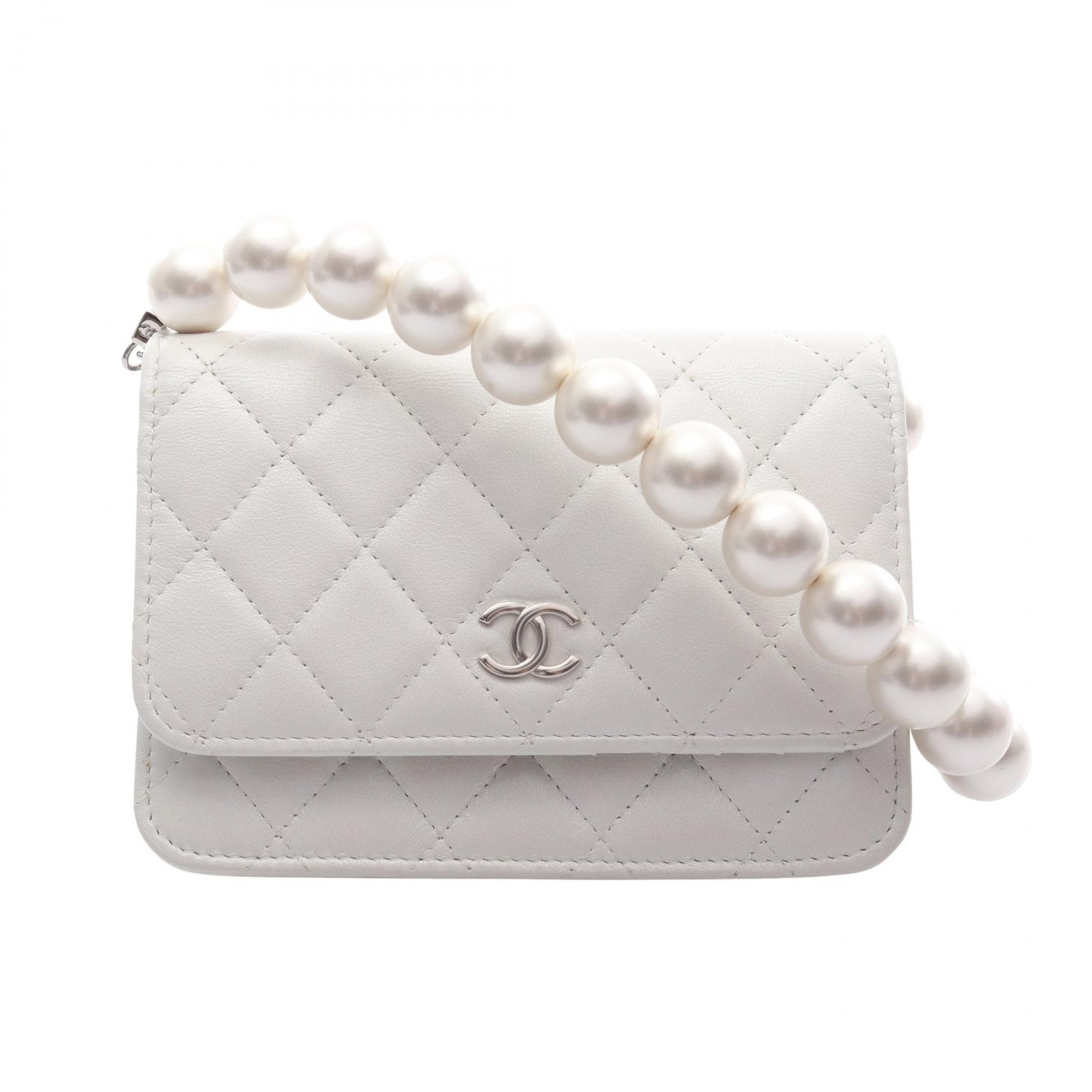 シャネル CHANEL マトラッセ パールチェーン ショルダーバッグ バッグ ラムスキン(羊革) レディース ホワイト系 AP1839 【中古】