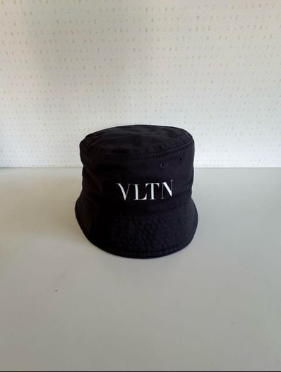 Valentino VLTN Bucket Hat "Black"
