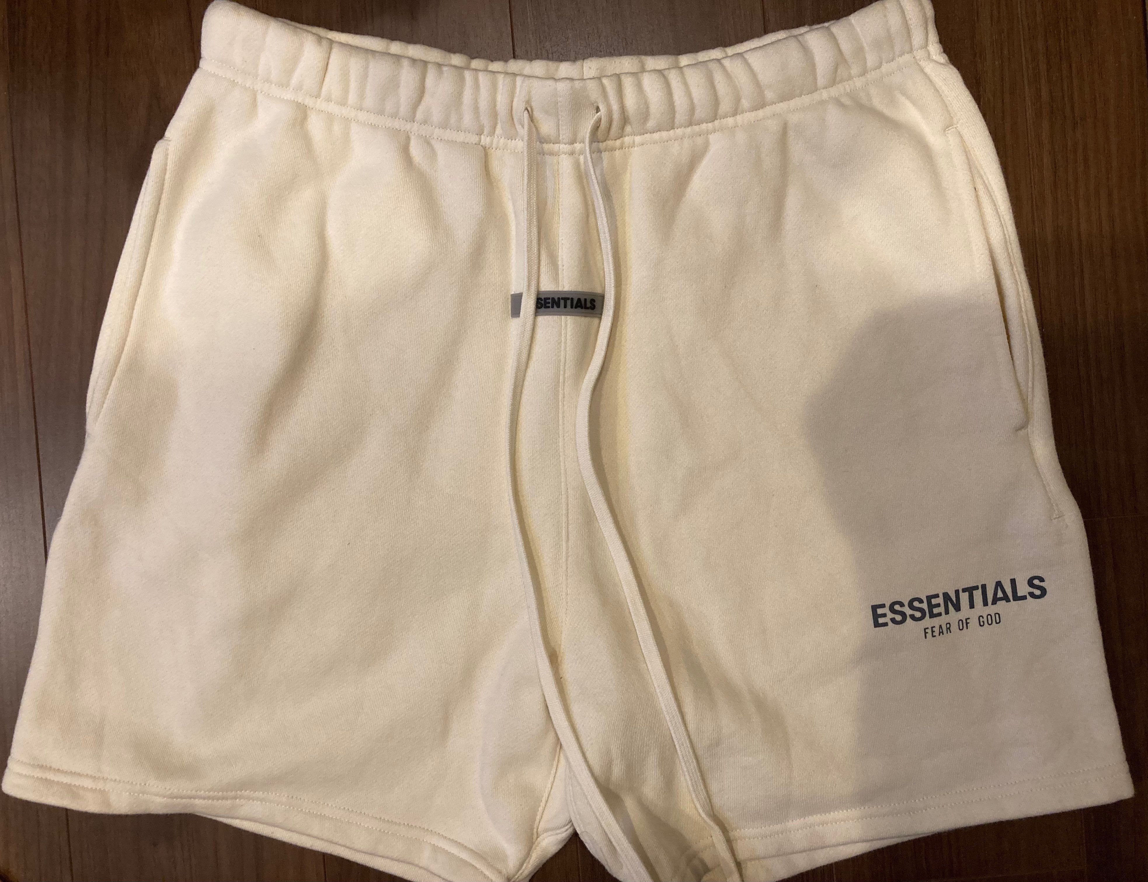 FEAR OF GOD ESSENTIALS Sweatshort "Butter cream"