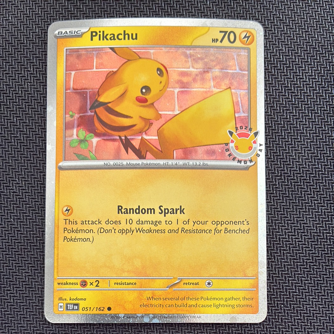 ピカチュウ C [TEF EN 051/162]【英語版】(メガエボリューション「ポケモンデイ 2026 コレクション」)