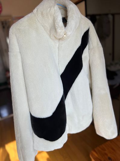 Nike Big Swoosh Reversible Boa Jacket "Sail/Dark Obsidian"