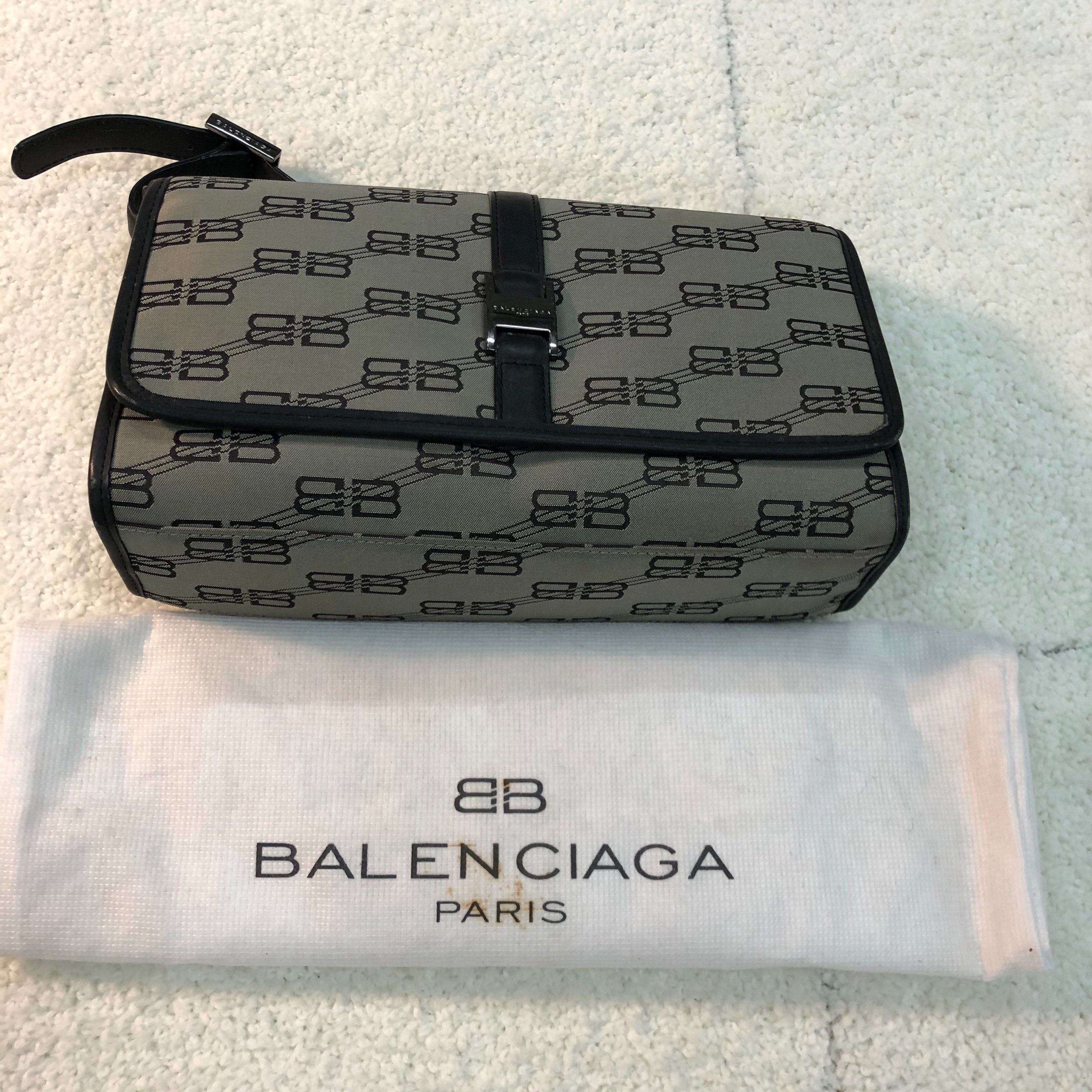 バレンシアガ ショルダーバッグ