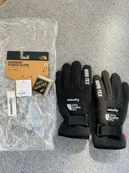 Supreme / The North Face RTG Fleece Gloves